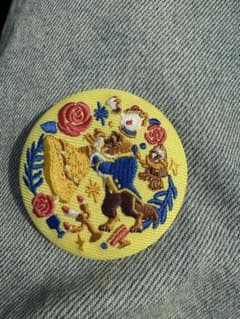 ディズニー Biscuits 2 美女と野獣 刺繍缶バッジのサムネイル