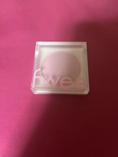 Fwee チーク　05 Love Me Lightのサムネイル