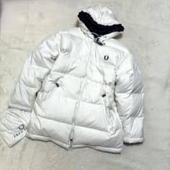 FRED PERRY ダウンジャケット 白 M 大きめ 保存袋付