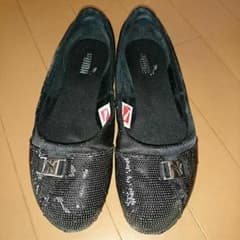 最終値下げ！ プーマ パンプス風スニーカーのサムネイル