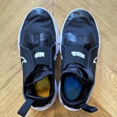 NIKE ブラック スリッポン スニーカーのサムネイル