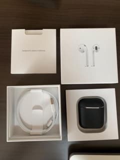 AirPods with Charging Caseのサムネイル