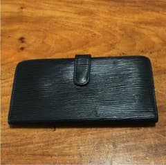 長財布 ルイヴィトン エピのサムネイル