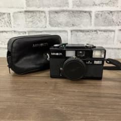 B壁 【昭和レトロ】MINOLTA HI-MATIC SD2 フィルムカメラ B壁 【昭和レトロ】MINOLTA HI-MATIC SD2 フィルムカメラ - メルカリ