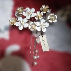 お花(桜)の和装髪飾りのサムネイル