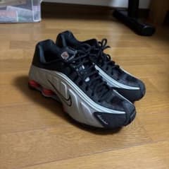 Nike Shox スニーカー ブラック/シルバー/レッドのサムネイル