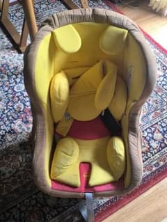 Winnie the Pooh 車用チャイルドシートのサムネイル