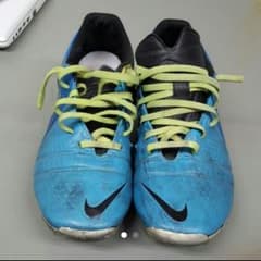サッカースパイク ナイキ CTR360のサムネイル