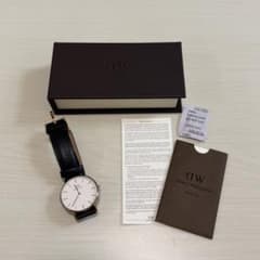 Daniel Wellington 腕時計 ブラックレザーのサムネイル