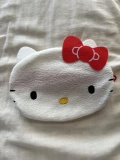 ハローキティ　なかよし！ふわふわフェイスポーチ キティのサムネイル