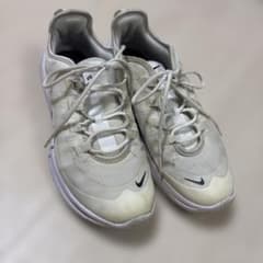 NIKEのサムネイル