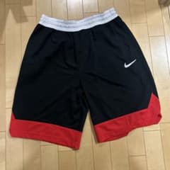 Nike ショートパンツ 黒/赤のサムネイル