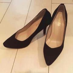 美品 ブラックパンプスのサムネイル