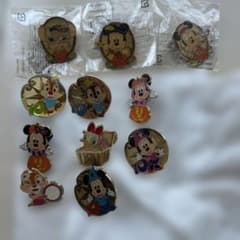 ディズニー キャラクター ピンバッジセット 11個 - メルカリ