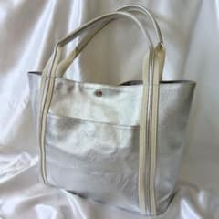 美品 TOPKAPI シルバー レザー トートバッグ 外ポケット付 - メルカリ