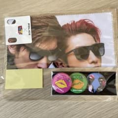 EXIT シール　メガネ拭き　缶バッジのサムネイル