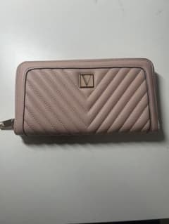 【国内輸入困難】Victoria's Secret 長財布 ラウンドファスナーのサムネイル