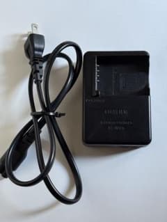 FUJIFILM BC-W126 チャージャー　中古　通電確認済のサムネイル