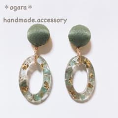 1点のみ フープ ピアス　⚪︎  カーキ　天然石　アパタイト【イヤリング可】のサムネイル