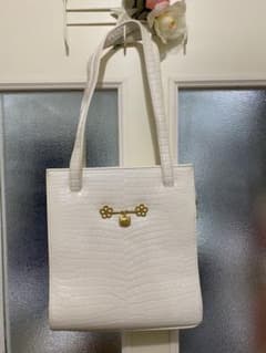 ❤️vivitix サンリオ キティちゃん金具❤️ハローキティ❤️ハンドバッグ❤️のサムネイル