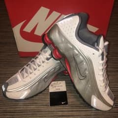 新品未使用　NIKE SHOX R4 27cmのサムネイル