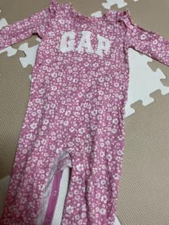 お値下げしました！ベビーギャップ　ロンパースのサムネイル