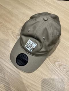 値下げNew Era ニューエラ　キャップ　ベージュのサムネイル