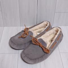 UGG アグ ダコタ モカシン グレー スエード ボア ムートン - メルカリ