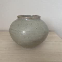 李朝 白磁 小壺 高さ11cm 花入 - メルカリ