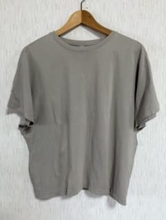 【6月14日まで限定値下げ！】UNIQLO グレー 半袖Tシャツ Lのサムネイル
