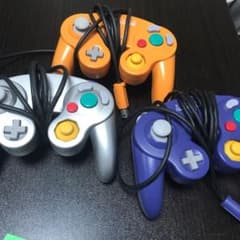 ゲームキューブコントローラーのサムネイル