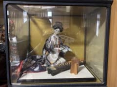 日本人形 琴を弾く女性 ガラスケース入り - メルカリ