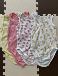 ユニクロ 肌着 ロンパース　80 4枚組のサムネイル