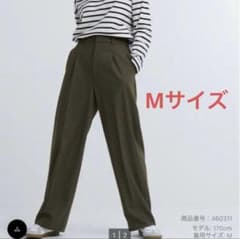 ユニクロ　タックワイドパンツ　カーキのサムネイル