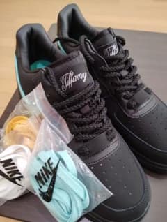 Tiffany & Co. × Nike Air Force 1 Lowのサムネイル