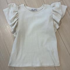 ZARA M クリーム色フリル袖Tシャツのサムネイル