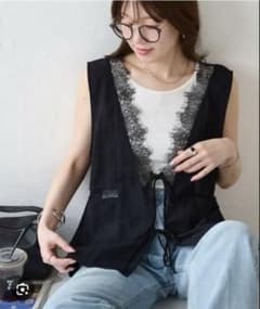 新品未使用⭐︎Discoat サテンレース使いベスト ブラックのサムネイル