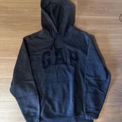 u*a様 GAP ブラック ロゴ パーカーのサムネイル