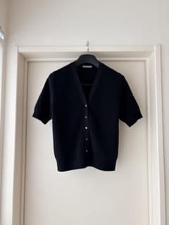 Theory luxe 半袖ブラックラメ入りカーディガン （新品、未使用） Theory luxe 半袖ブラックラメ入りカーディガン （新品、未使用