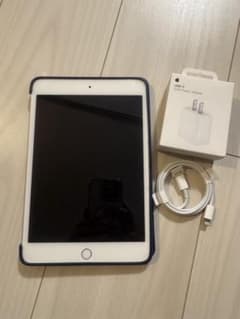 バ*ボ様 iPad mini 4 128G シルバー アダプター、ケーブル込み バ*ボ様 iPad mini 4 128G シルバー アダプター、ケーブル込み - メルカリ
