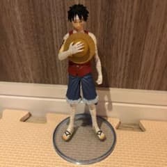 ワンピース フィギュア　ルフィのサムネイル