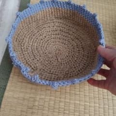 ハンドメイド 麻紐編み 小物入れ 、ブルーかピンクお選びくださいのサムネイル