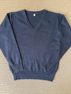 Vネックセーター　紺色　140cmのサムネイル