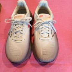 New Balance 1080 Fresh Foam ホワイトのサムネイル