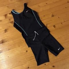 ゆぅゆ様専用　NIKE 水着のサムネイル