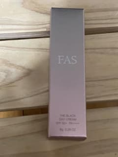 FAS ザ　ブラック　デイ　クリームSPF50+ PA++++ 8gのサムネイル