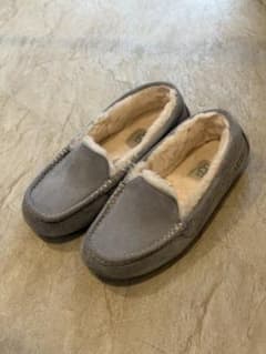 UGG モカシン ライトグレー - メルカリ