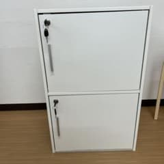 鍵付き 2段 キャビネット ホワイト 収納棚のサムネイル
