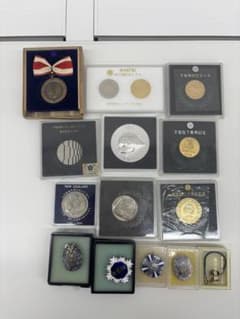 記念メダル・勲章・バッジ 14品 まとめ売り 天皇陛下/万博/鉄道100年