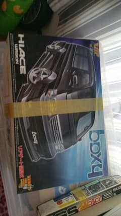 ハイエース 100系 プラモデルのサムネイル